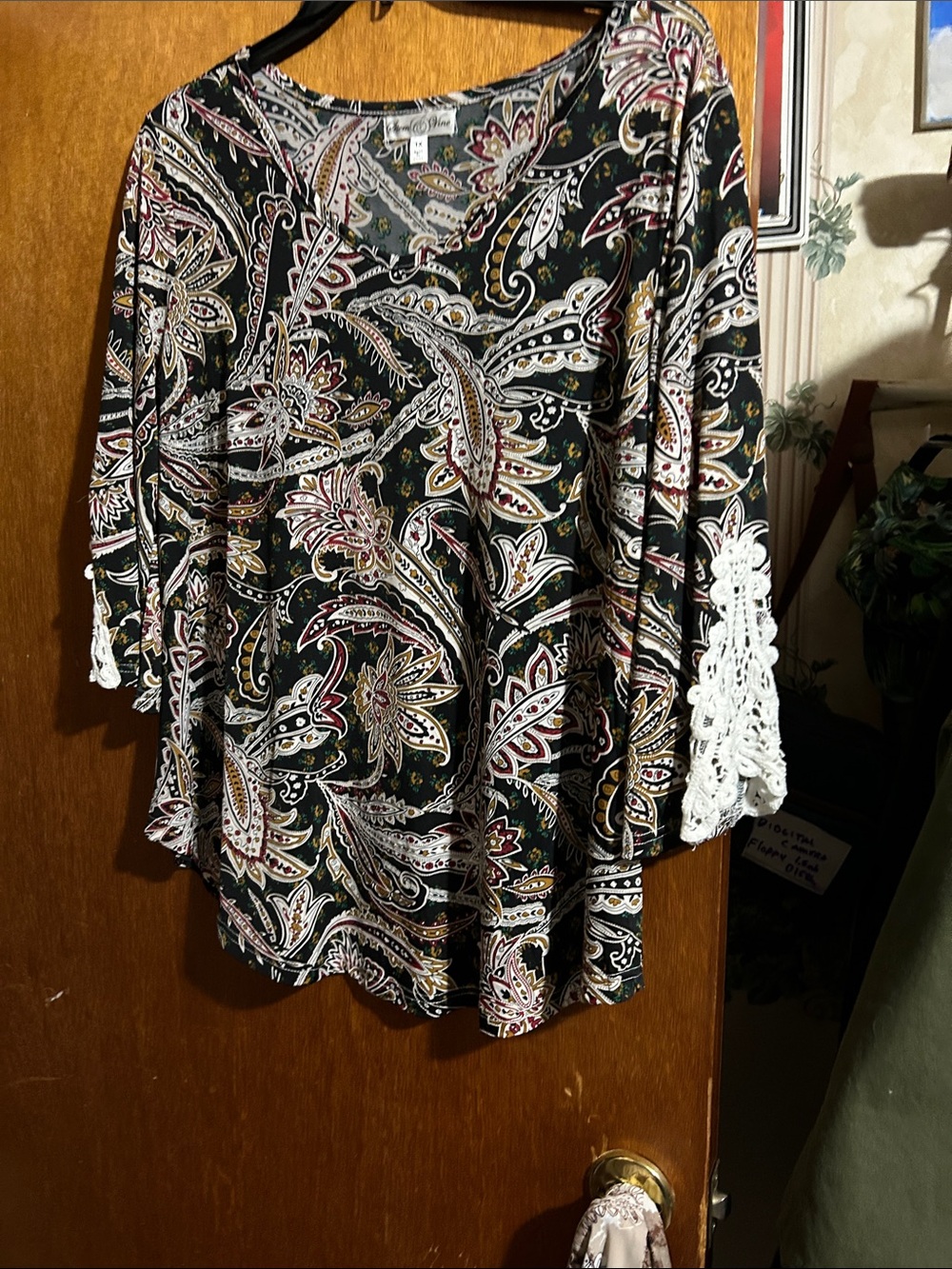 Paisley Crochet-Sleeve Tunic Top - Black/Multi
